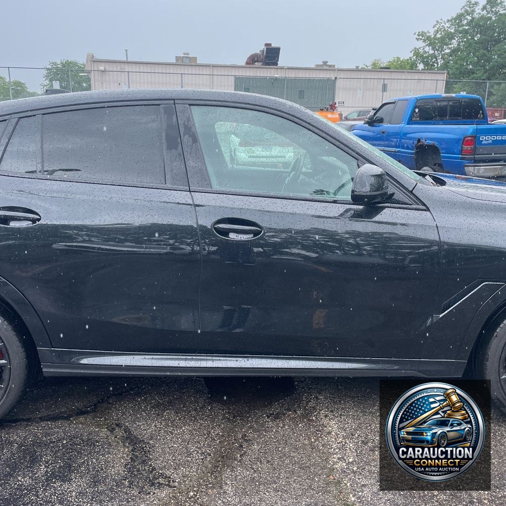 2021 BMW X6 M50i
