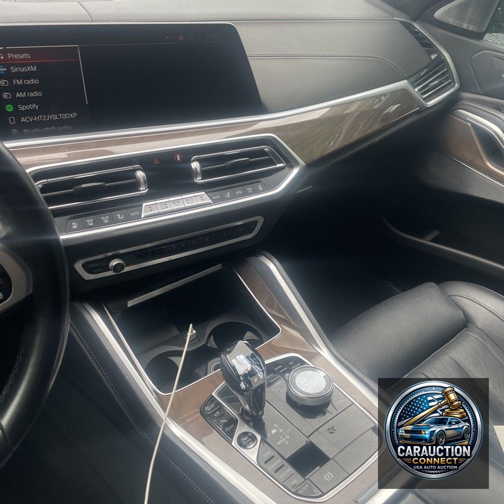 2021 BMW X6 M50i