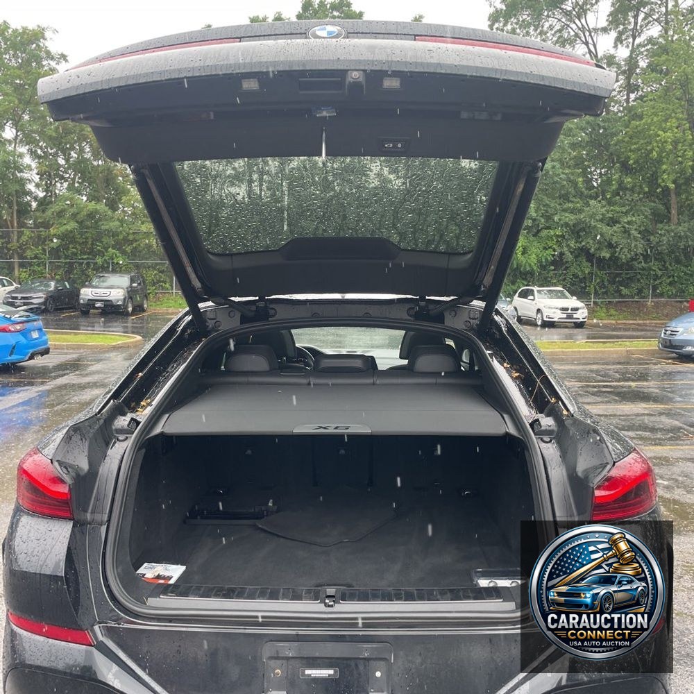 2021 BMW X6 M50i