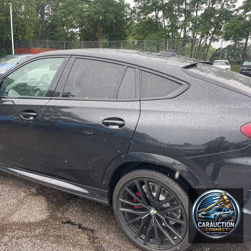 2021 BMW X6 M50i