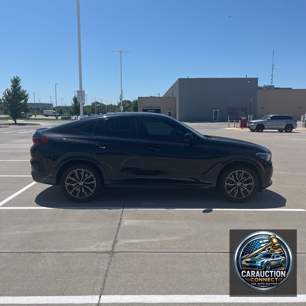 2022 BMW X6 M50i