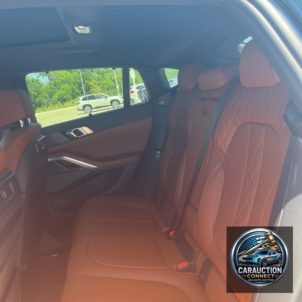 2022 BMW X6 M50i