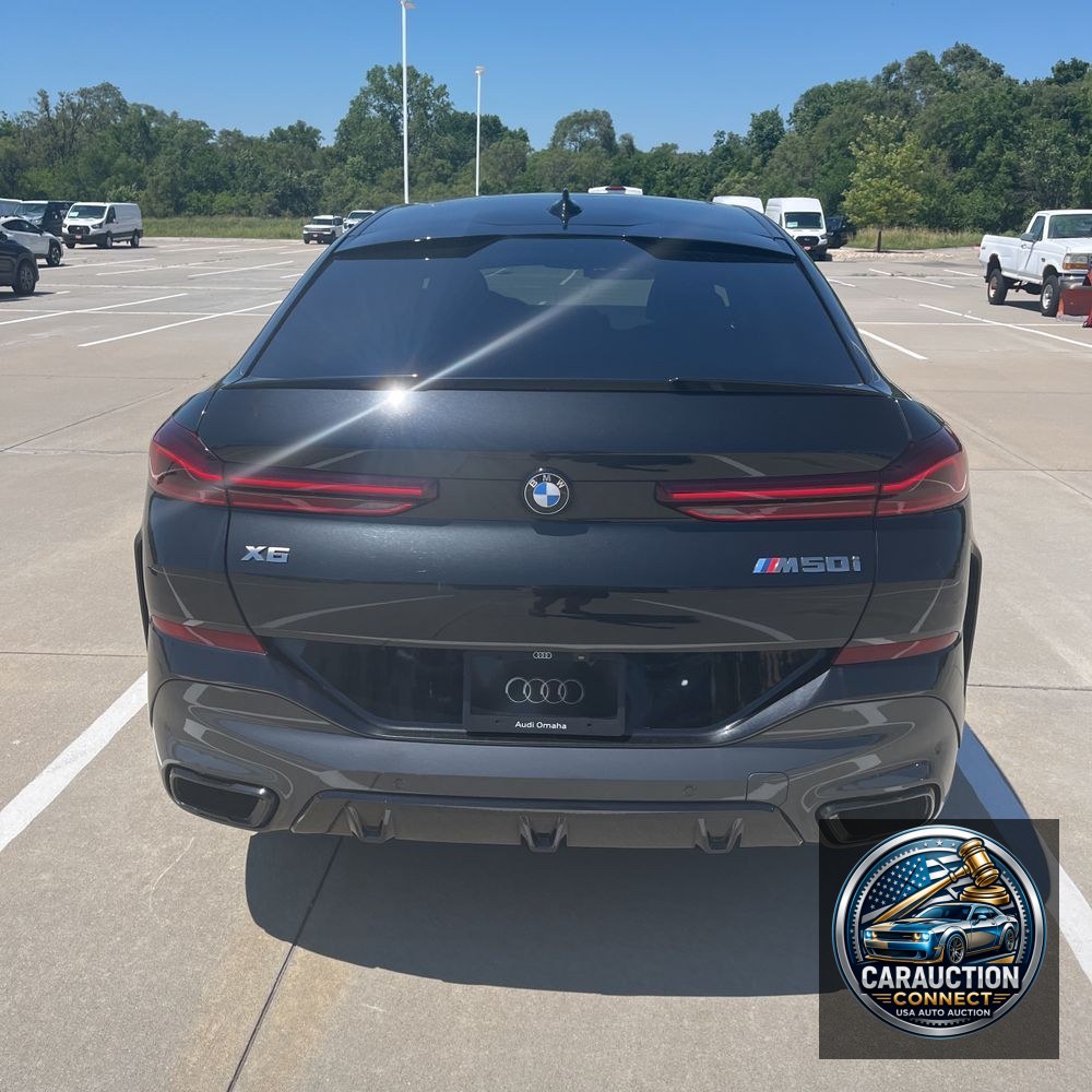 2022 BMW X6 M50i