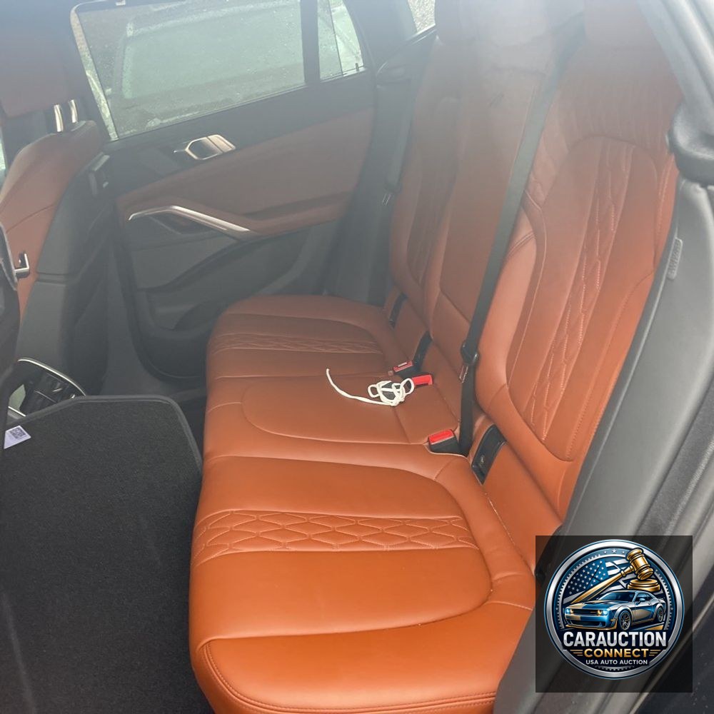 2023 BMW X6 M50i