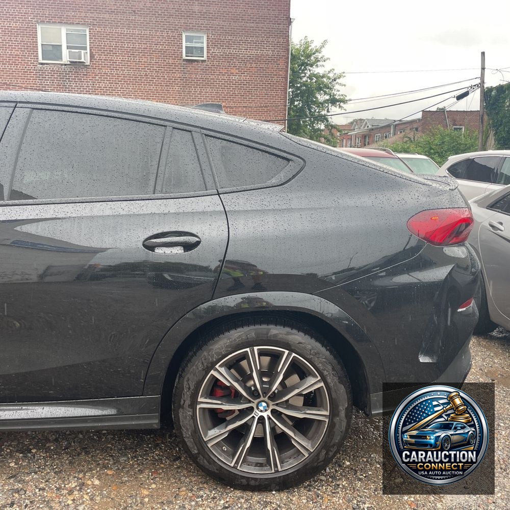 2023 BMW X6 M50i