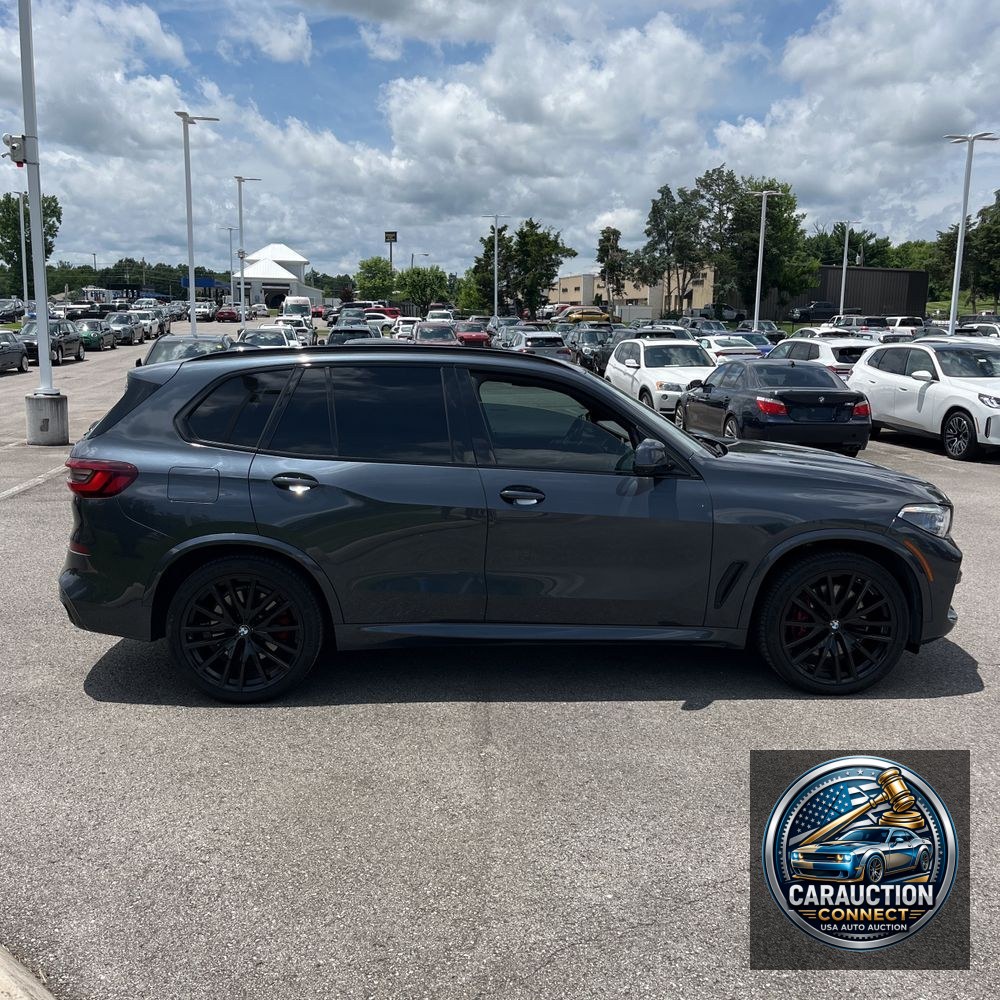 2022 BMW X5 M50i