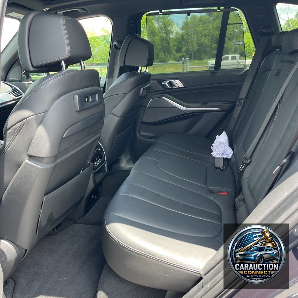 2022 BMW X5 M50i
