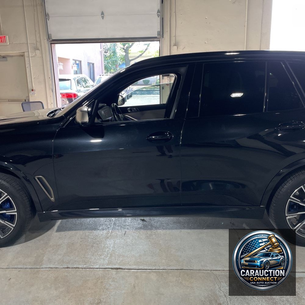2022 BMW X5 M50i