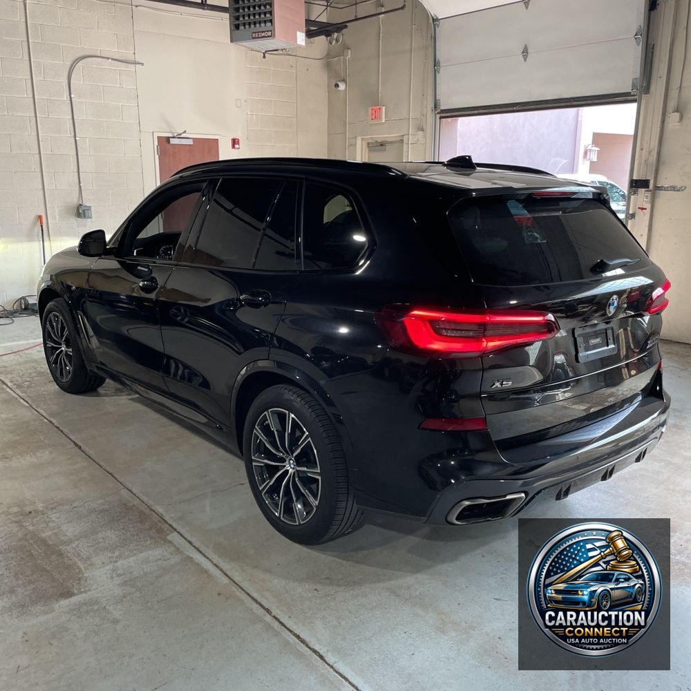 2022 BMW X5 M50i