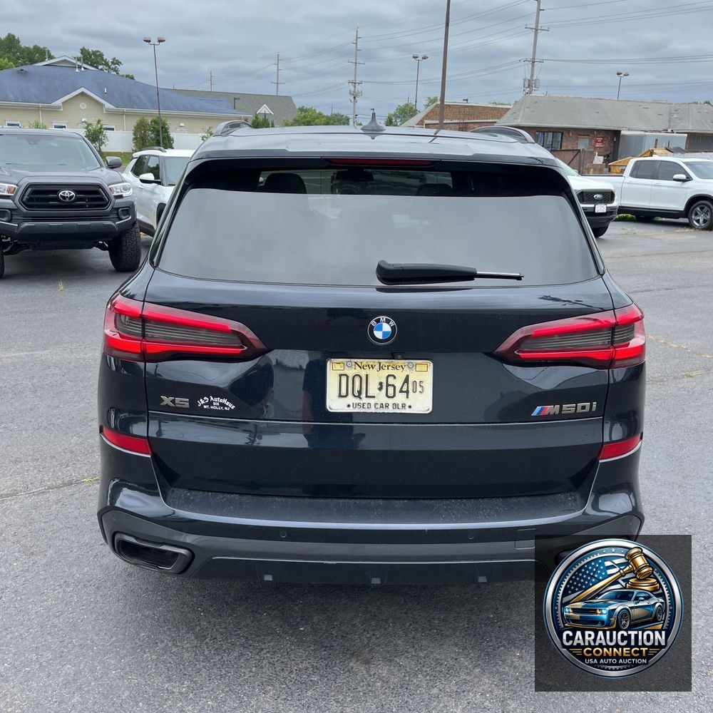 2022 BMW X5 M50i