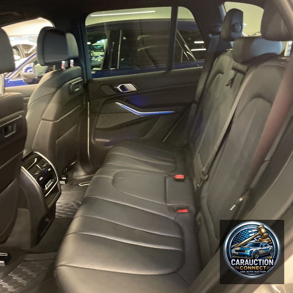 2022 BMW X5 M50i