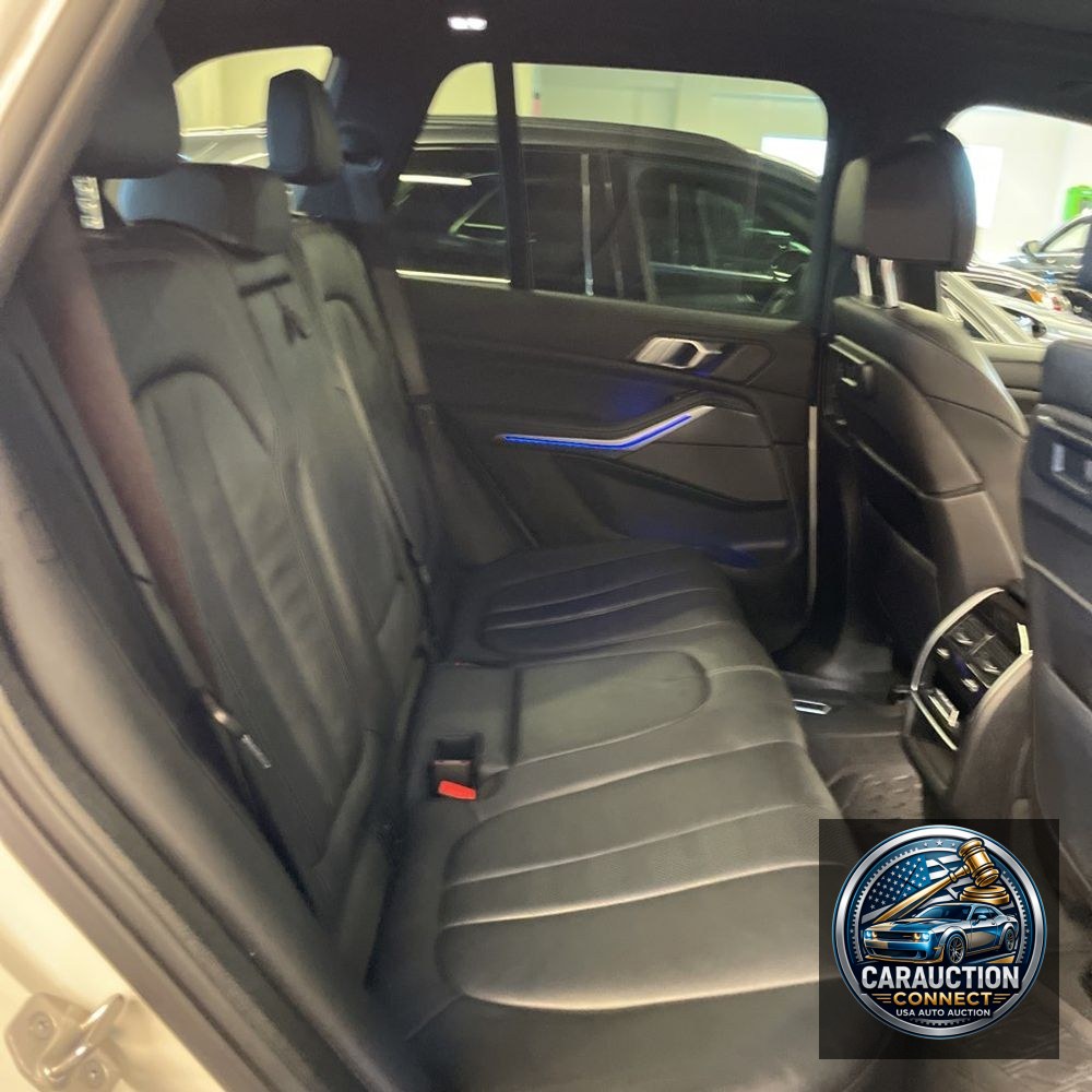 2022 BMW X5 M50i