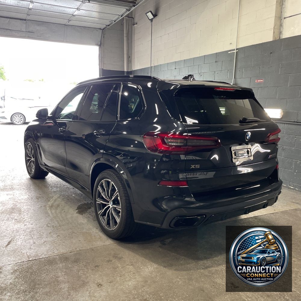 2021 BMW X5 M50i