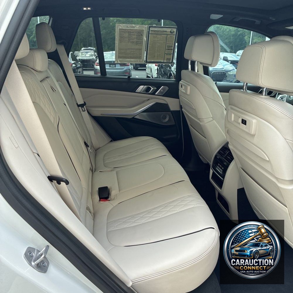 2022 BMW X5 M50i