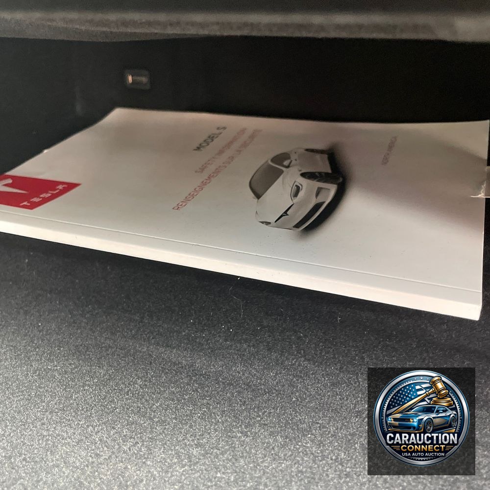 2022 Tesla Model S Base