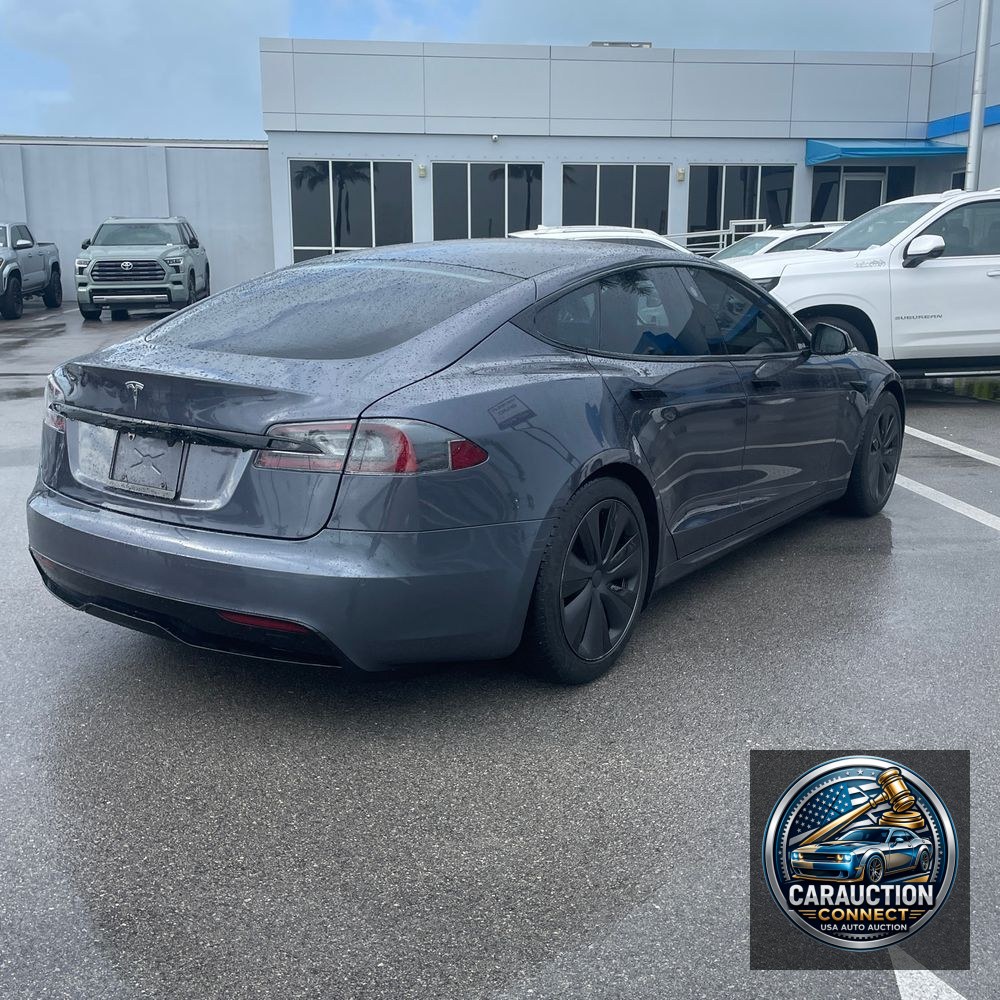 2022 Tesla Model S Base