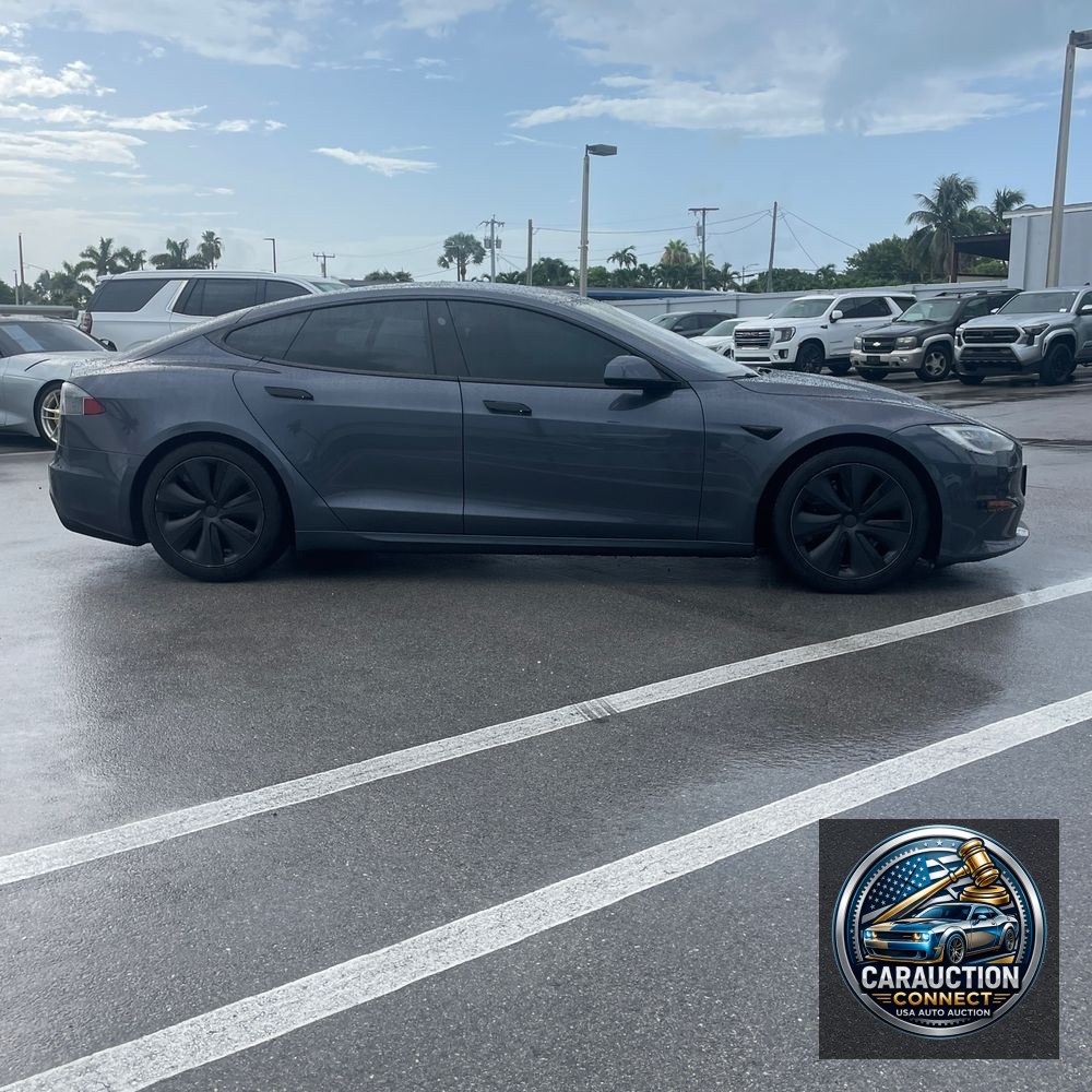 2022 Tesla Model S Base