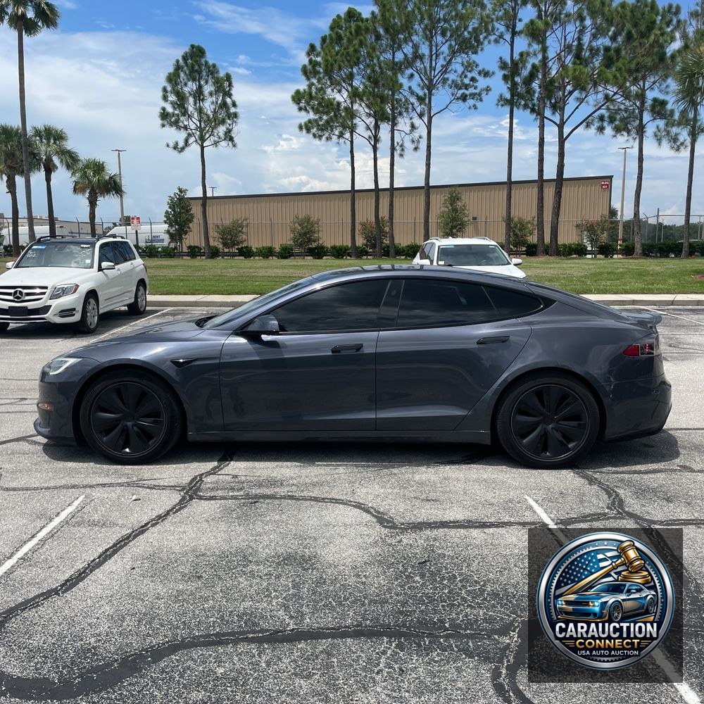 2021 Tesla Model S Plaid