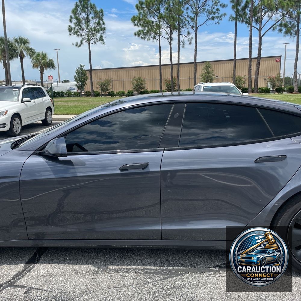 2021 Tesla Model S Plaid