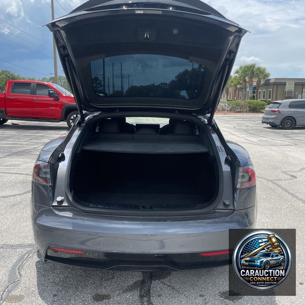 2021 Tesla Model S Plaid