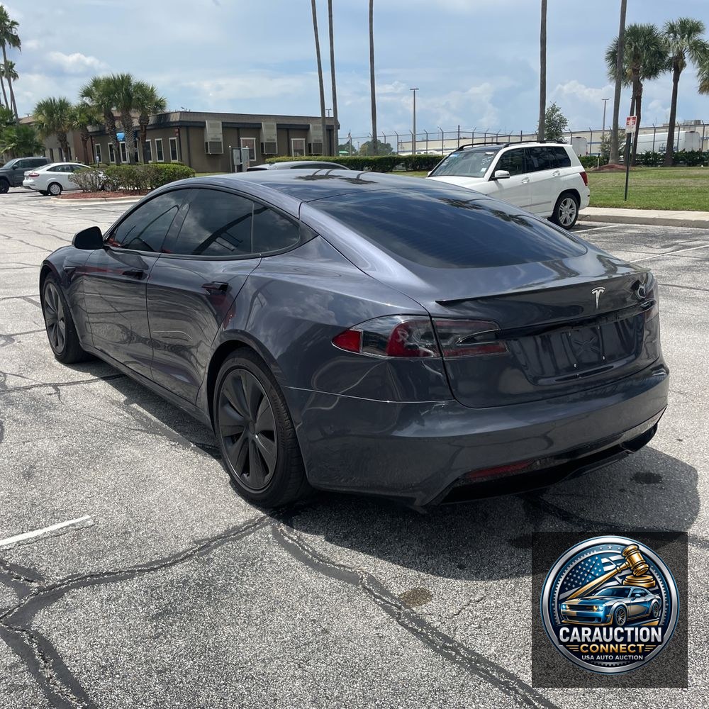 2021 Tesla Model S Plaid