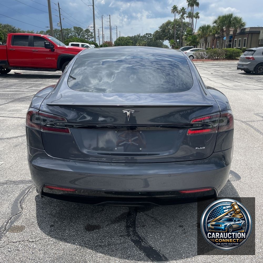 2021 Tesla Model S Plaid