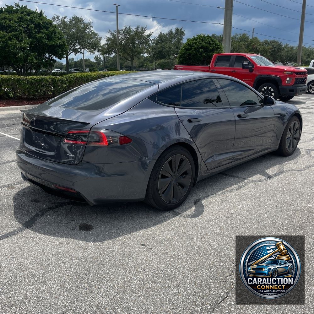 2021 Tesla Model S Plaid