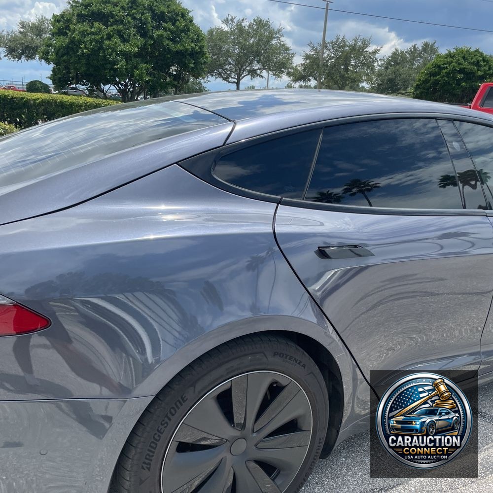 2021 Tesla Model S Plaid