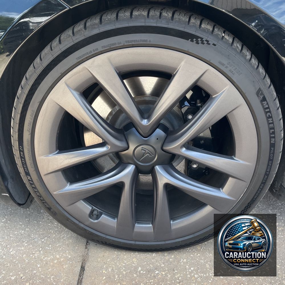 2021 Tesla Model S Plaid