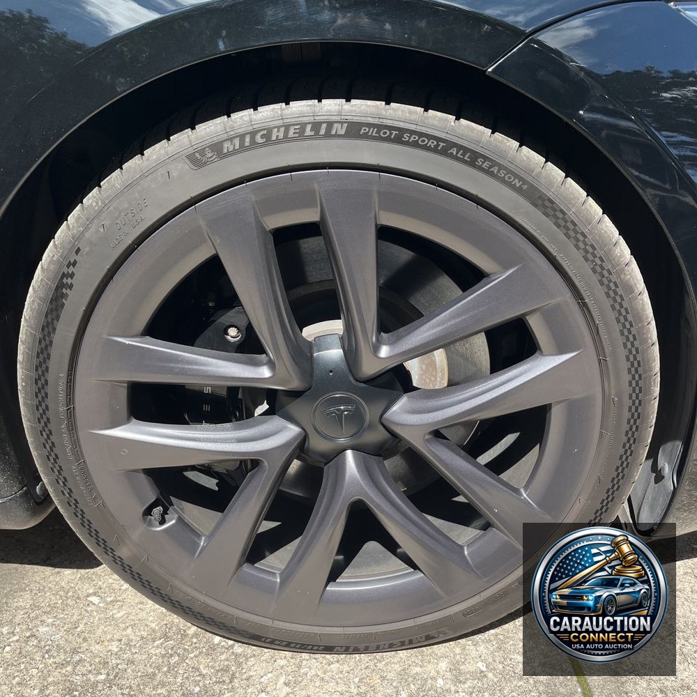 2021 Tesla Model S Plaid