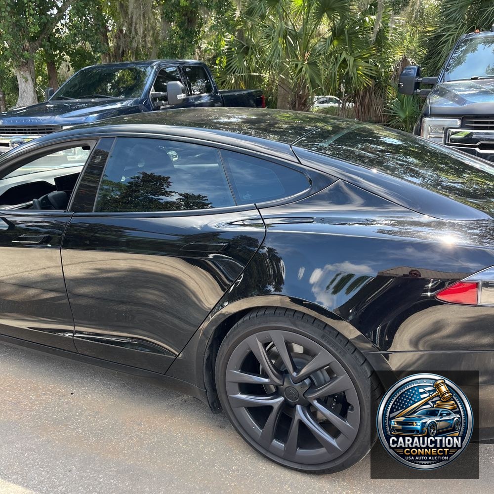 2021 Tesla Model S Plaid