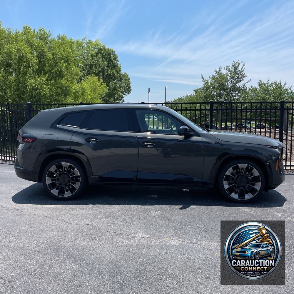 2023 BMW XM Base