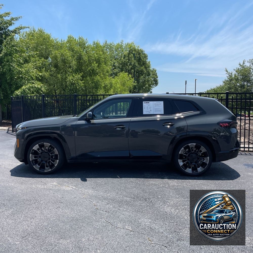 2023 BMW XM Base