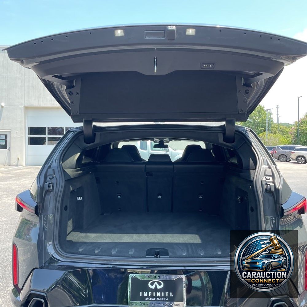 2023 BMW XM Base