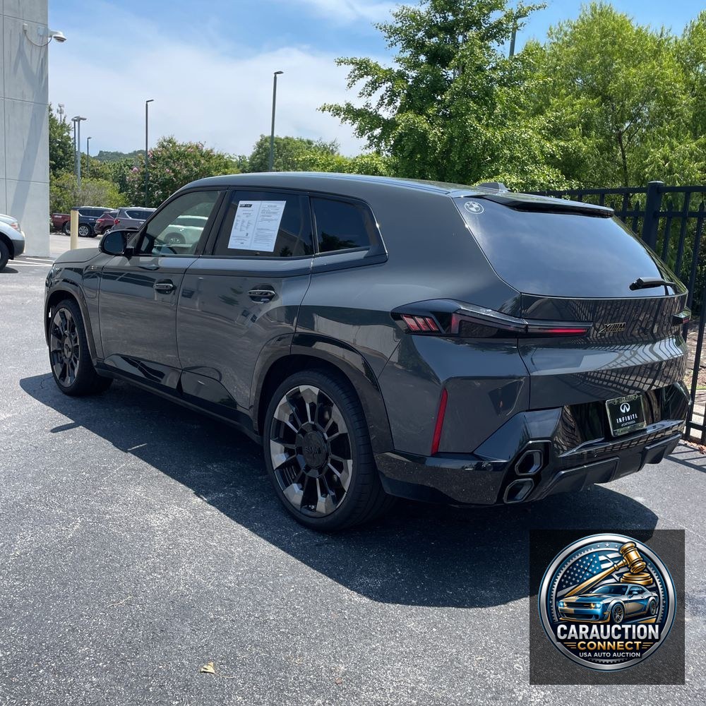 2023 BMW XM Base