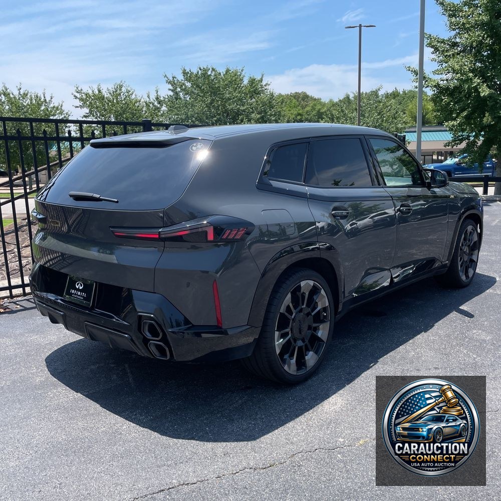 2023 BMW XM Base