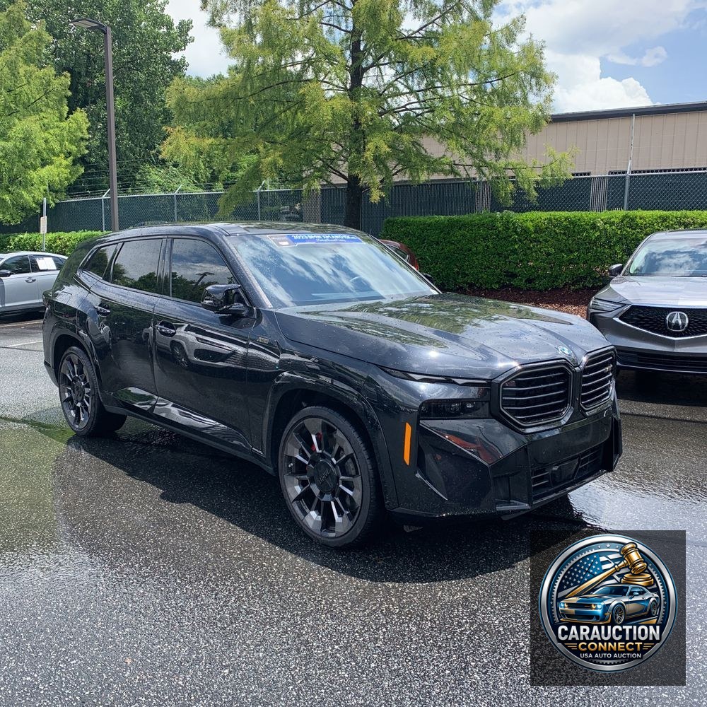 2023 BMW XM Base