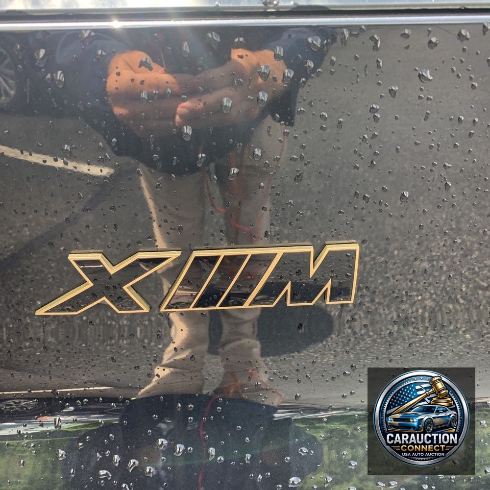 2023 BMW XM Base