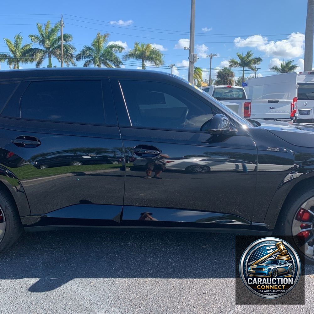 2023 BMW XM Base