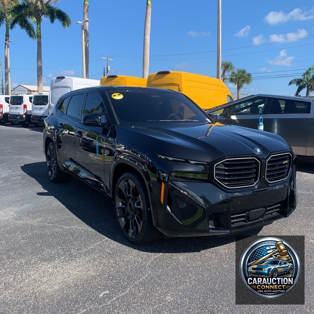 2023 BMW XM Base