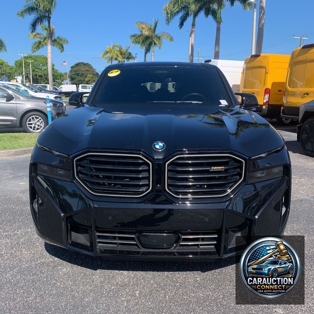 2023 BMW XM Base