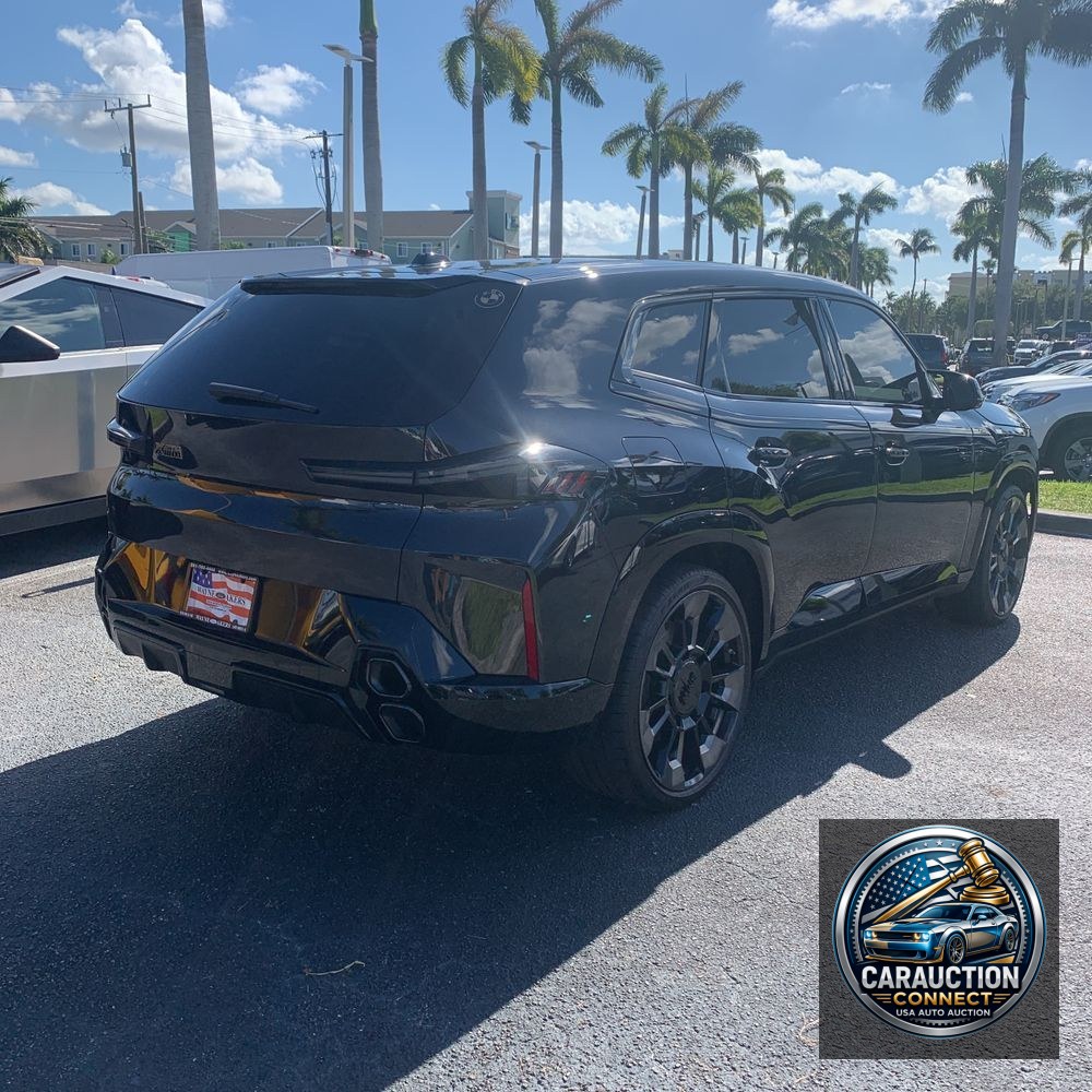 2023 BMW XM Base