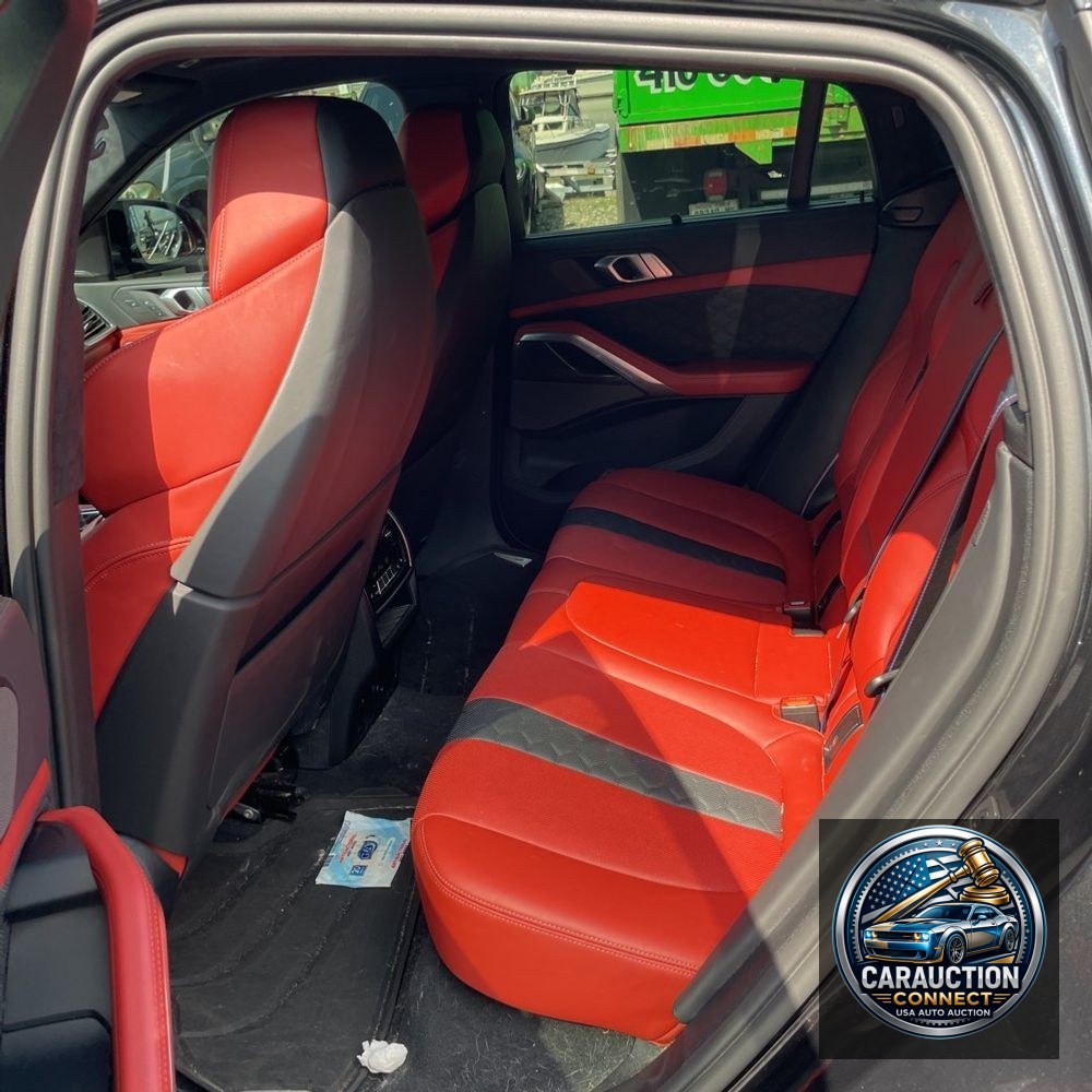 2021 BMW X6 M