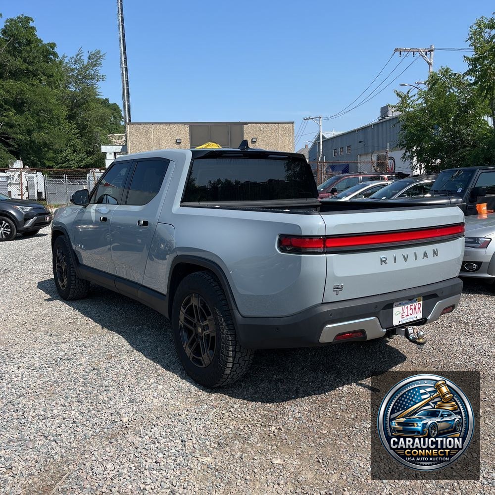 2024 Rivian R1T Adventure Dual-Motor