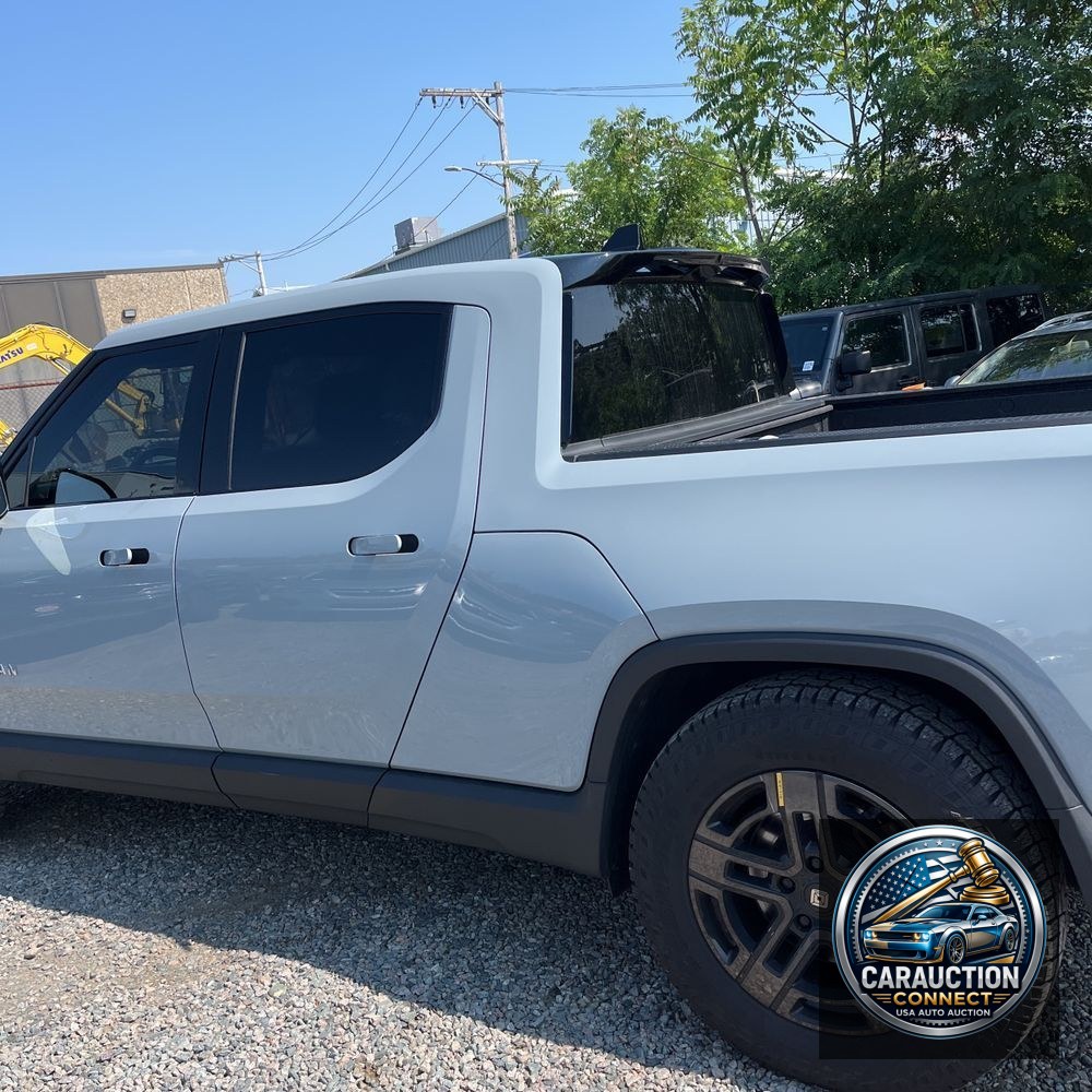 2024 Rivian R1T Adventure Dual-Motor