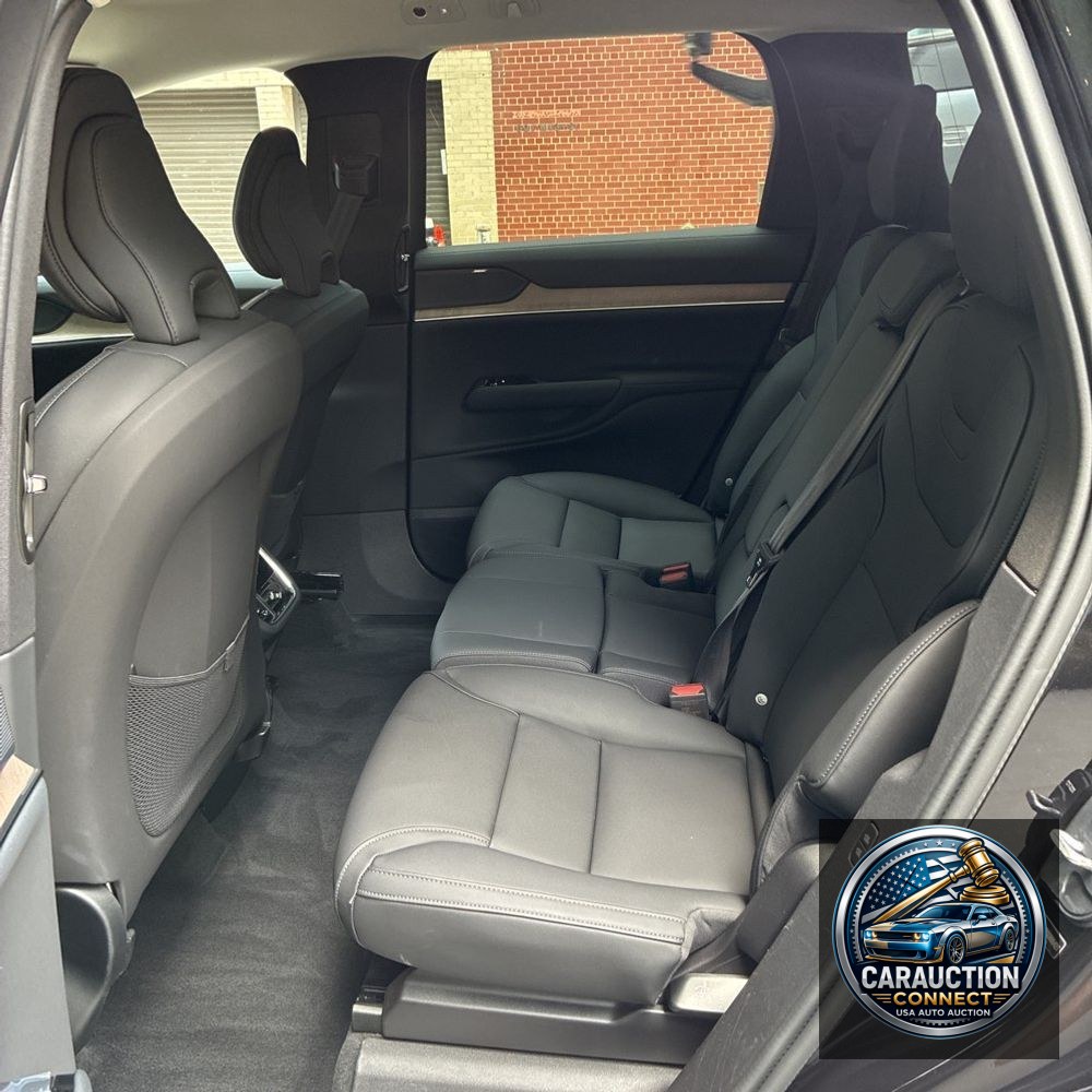 2025 Volvo EX90 Plus