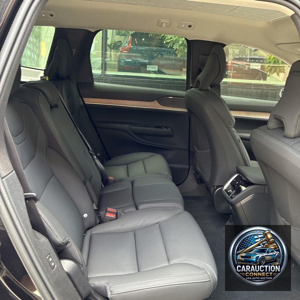 2025 Volvo EX90 Plus