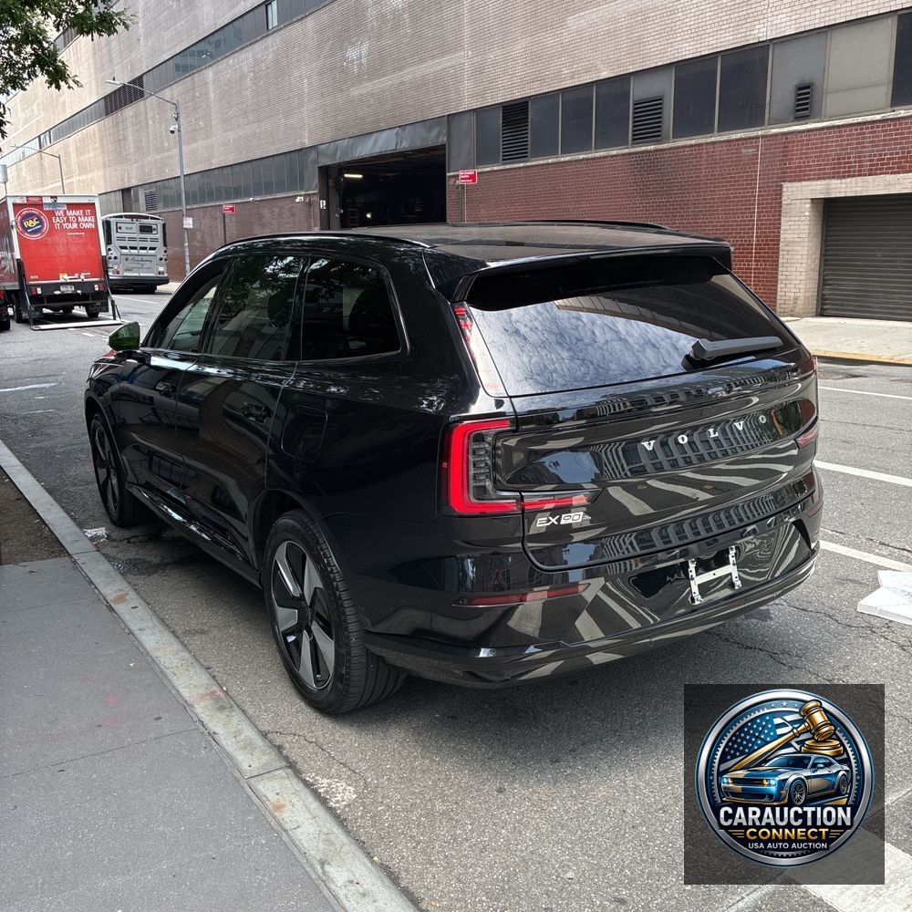 2025 Volvo EX90 Plus