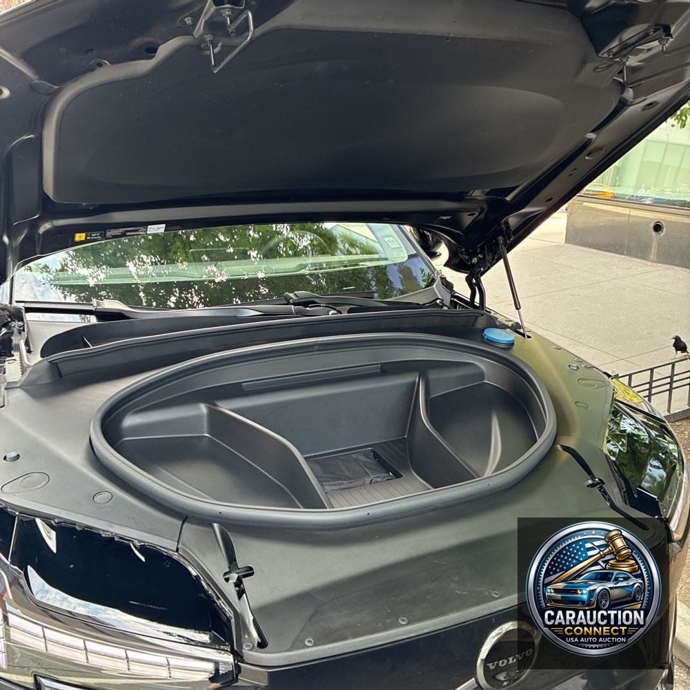 2025 Volvo EX90 Plus