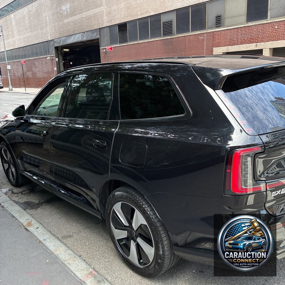 2025 Volvo EX90 Plus